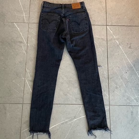 Levi’s High Waist Jean - Picture 7 of 8